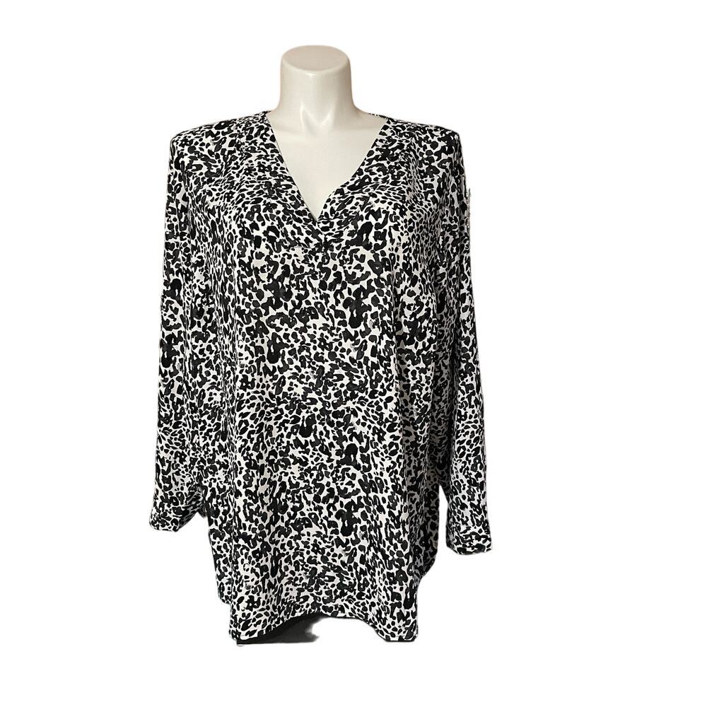 EVRI Women's Plus 2X  Leopard Print Blouse Top V-Neck High-Low‎ Hem New